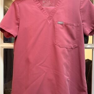 Figs Men's Short Sleeve V-Neck Tee in Rose